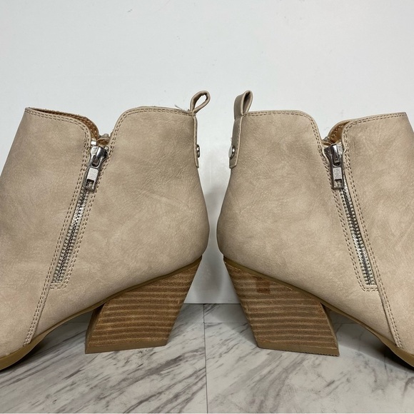 New! DV by Dolce Vita Kiki Bootie 9 1/2 - Picture 9 of 15